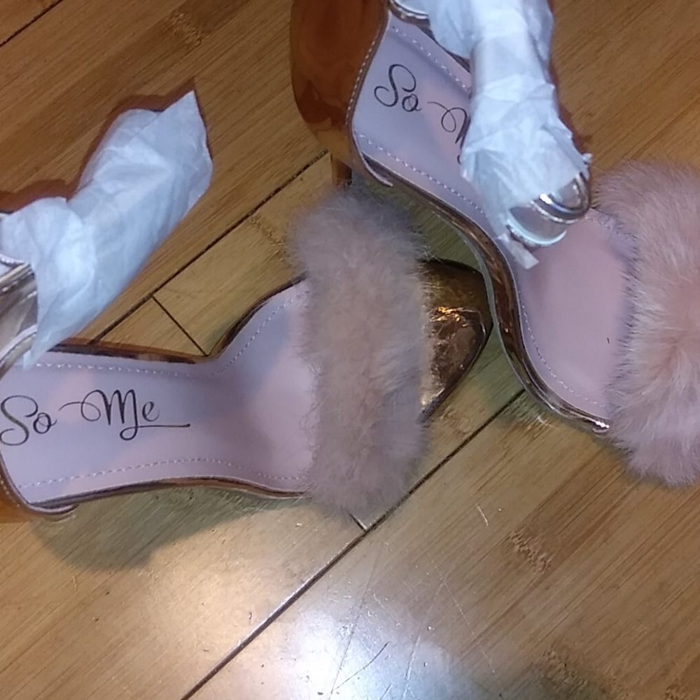 Rose gold fur shoes so cute!